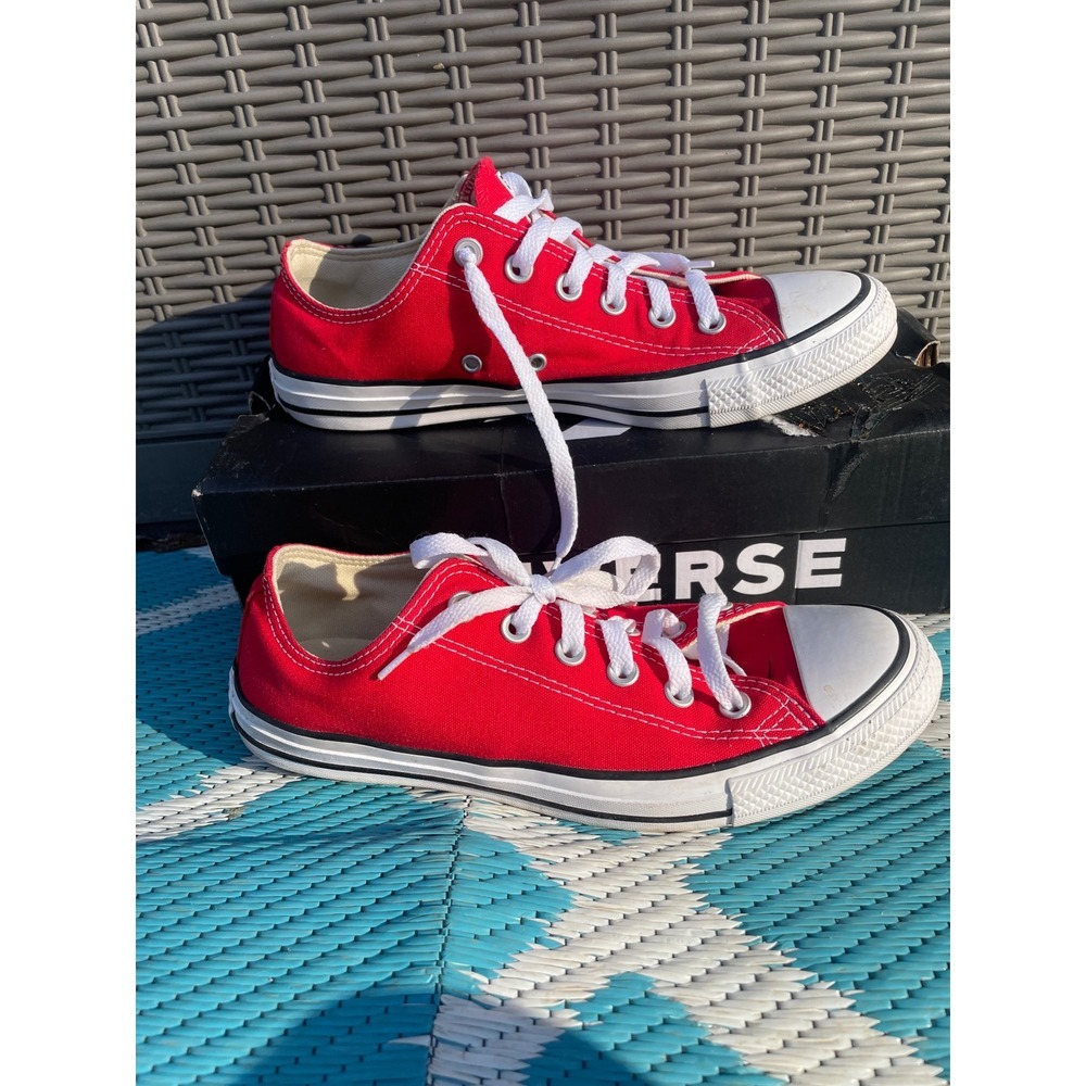 Converse Chuck Taylor All Star Low Top Red Canvas Sneaker M9696 Mens 8 Womens 10 - Picture 2 of 8